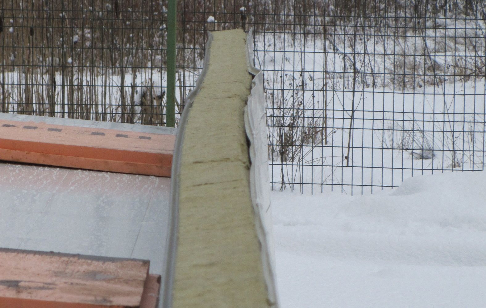 Монтаж сэндвич-панелей руками