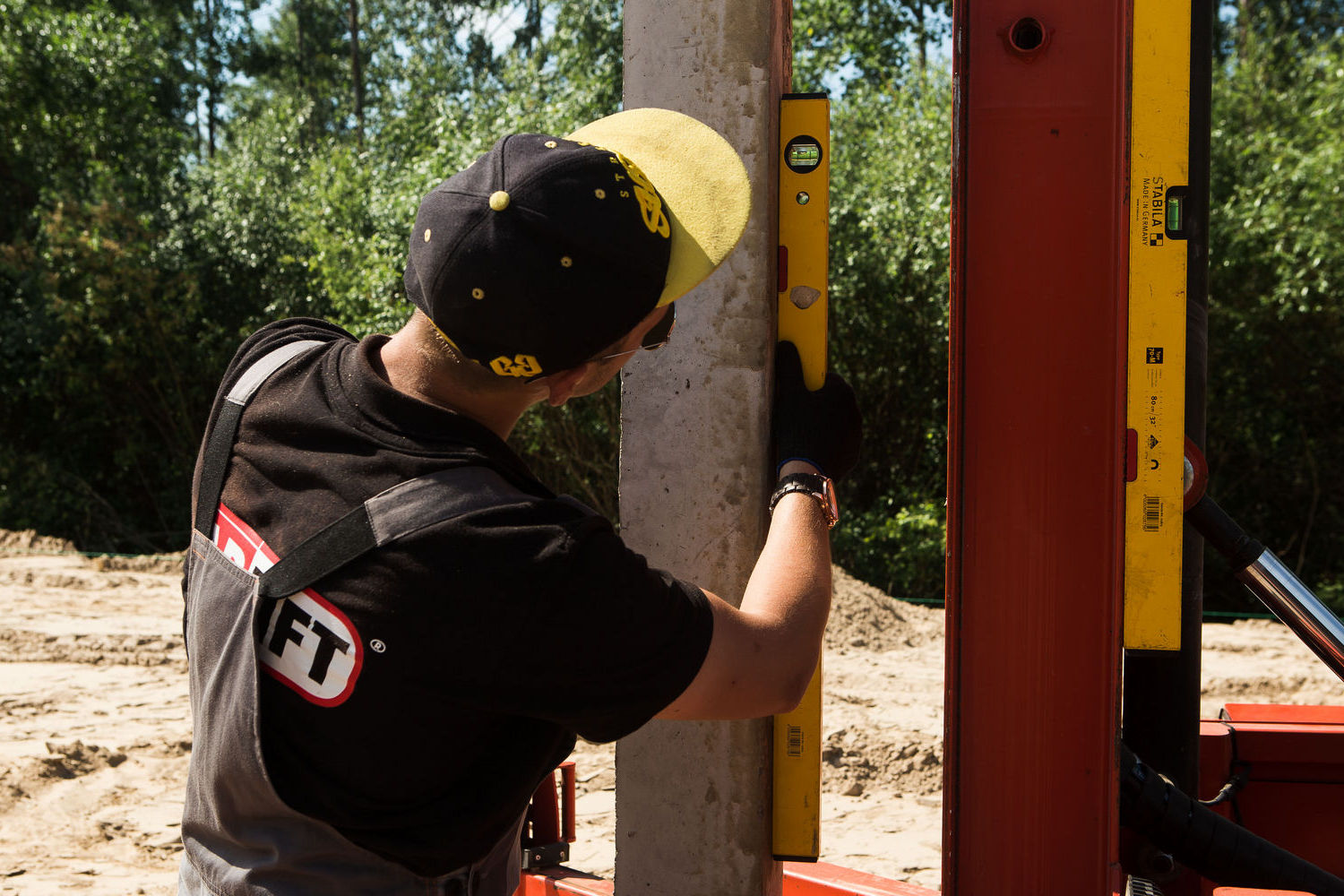 Забивка свай для фундамента