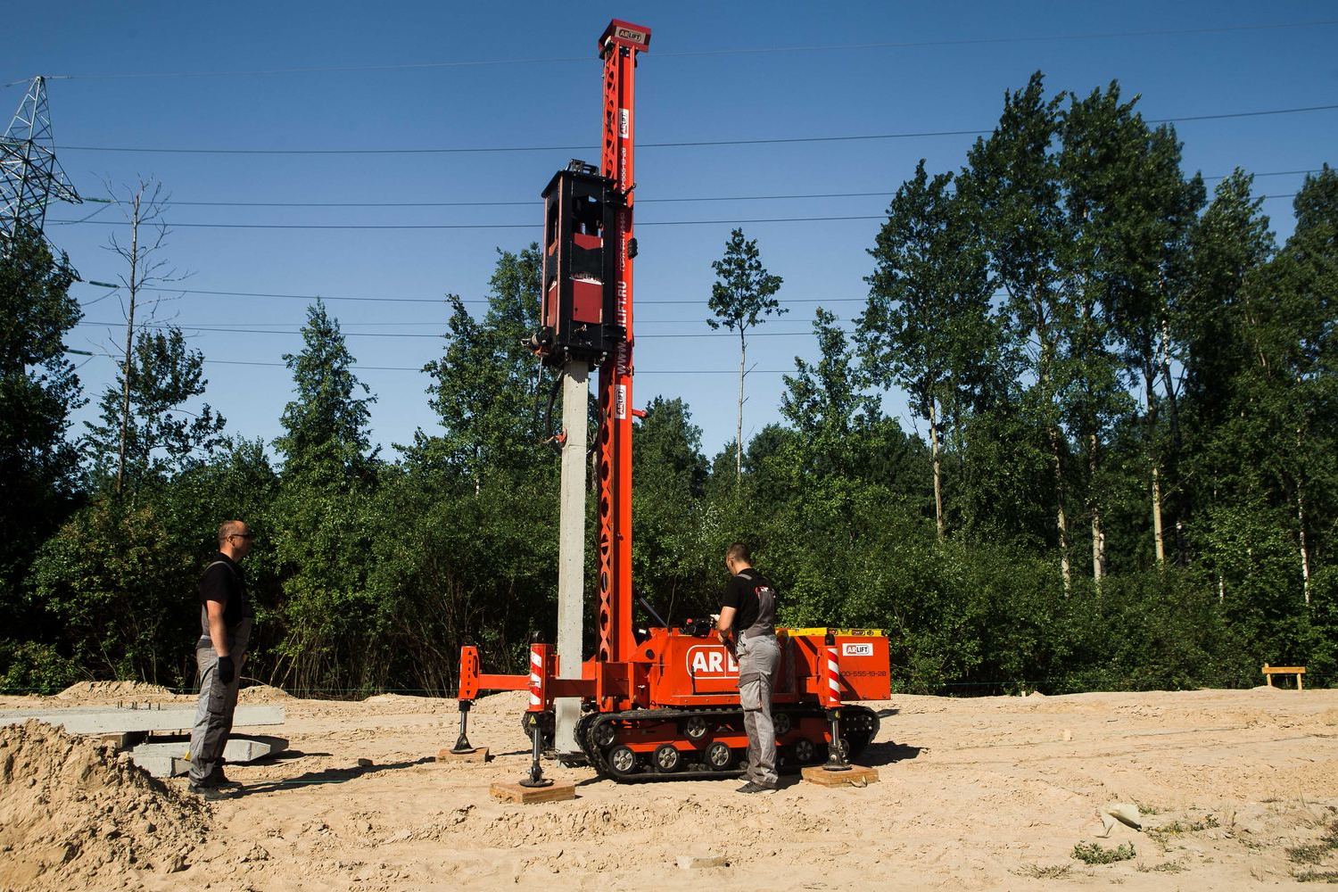 Забивка железобетонных сваи